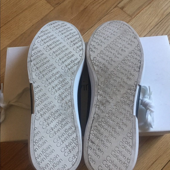 Calvin Klein canvas sneakers - Picture 2 of 7